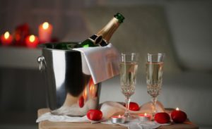 фирменная бутылка шампанского «Fragolino»