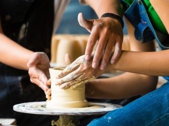 поступок в гончарной мастерской